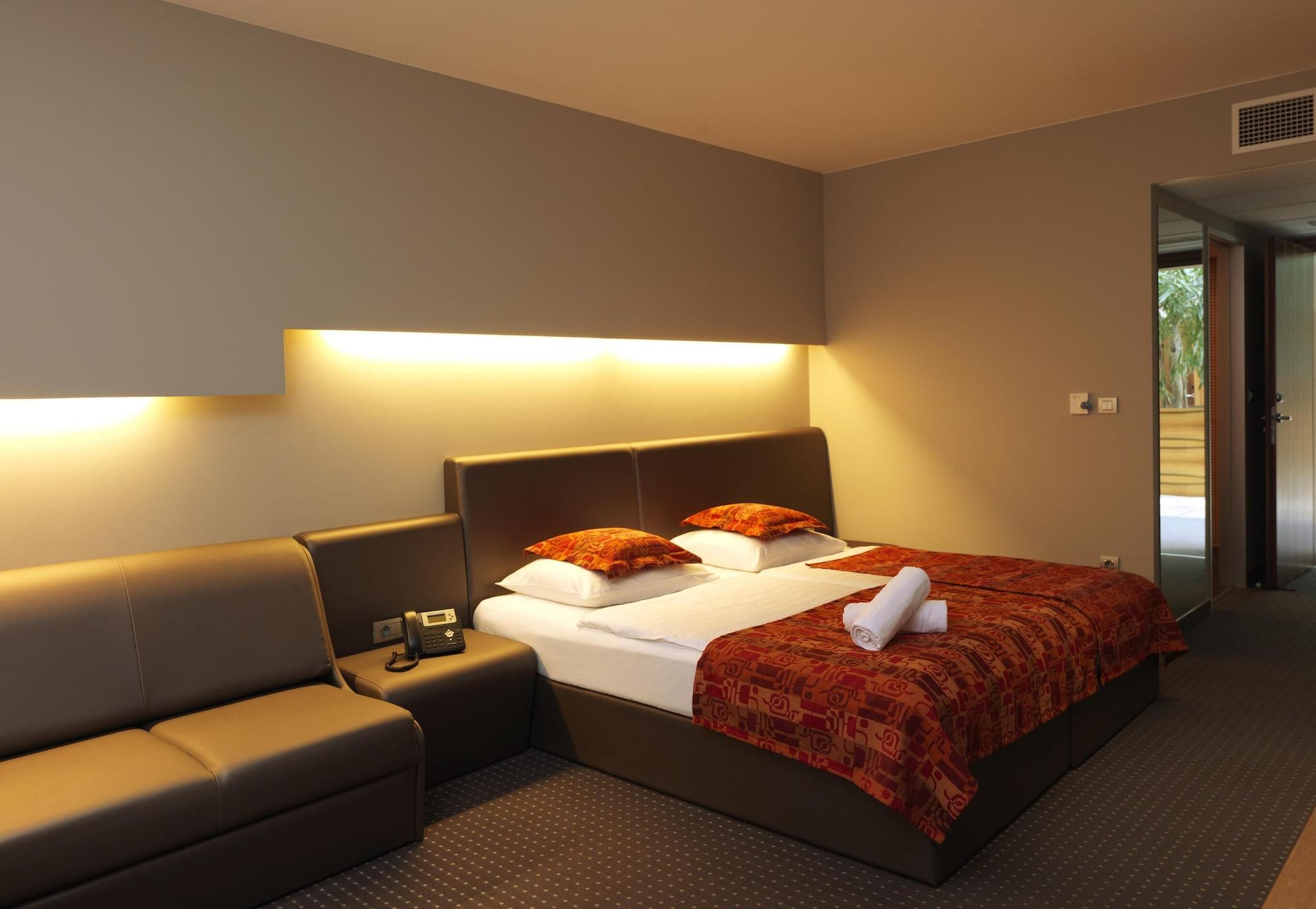 Hotel Thermana Park Lasko**** Superior Exterior photo